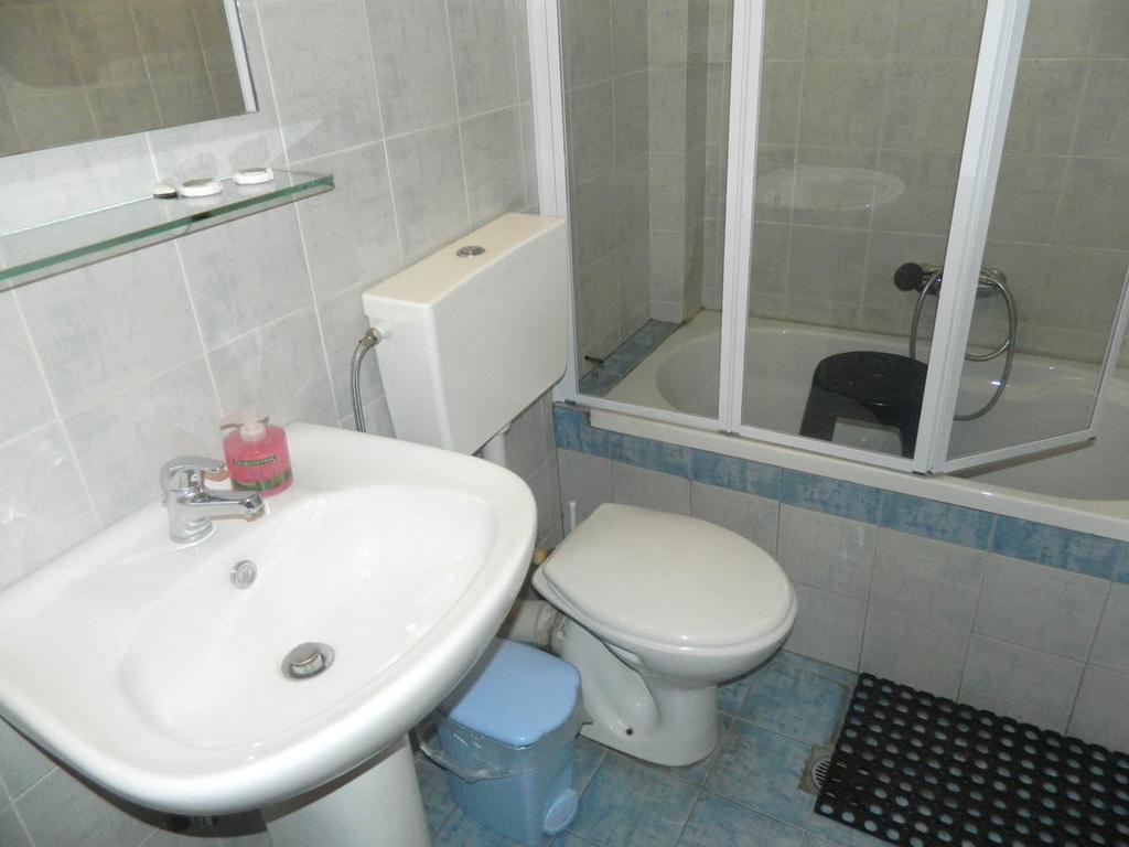 Hotel Peridromos Levádeia Habitación foto