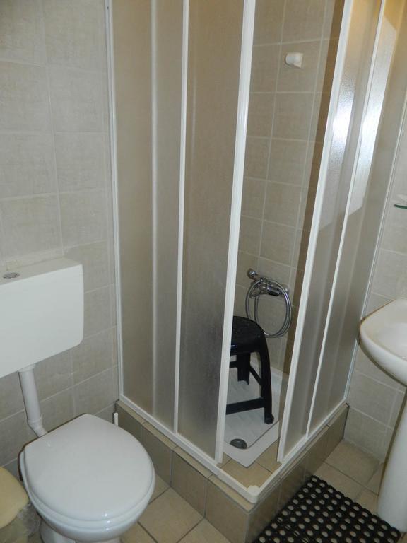 Hotel Peridromos Levádeia Habitación foto